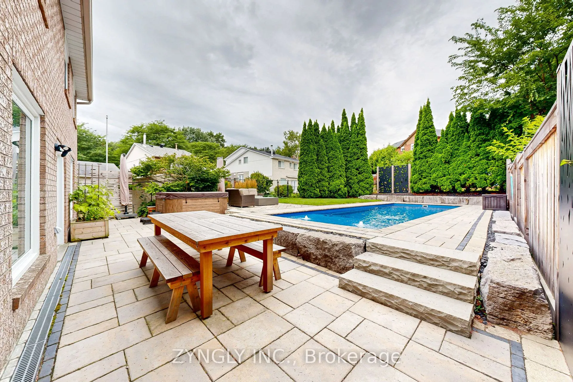914 Alanbury Crescent
