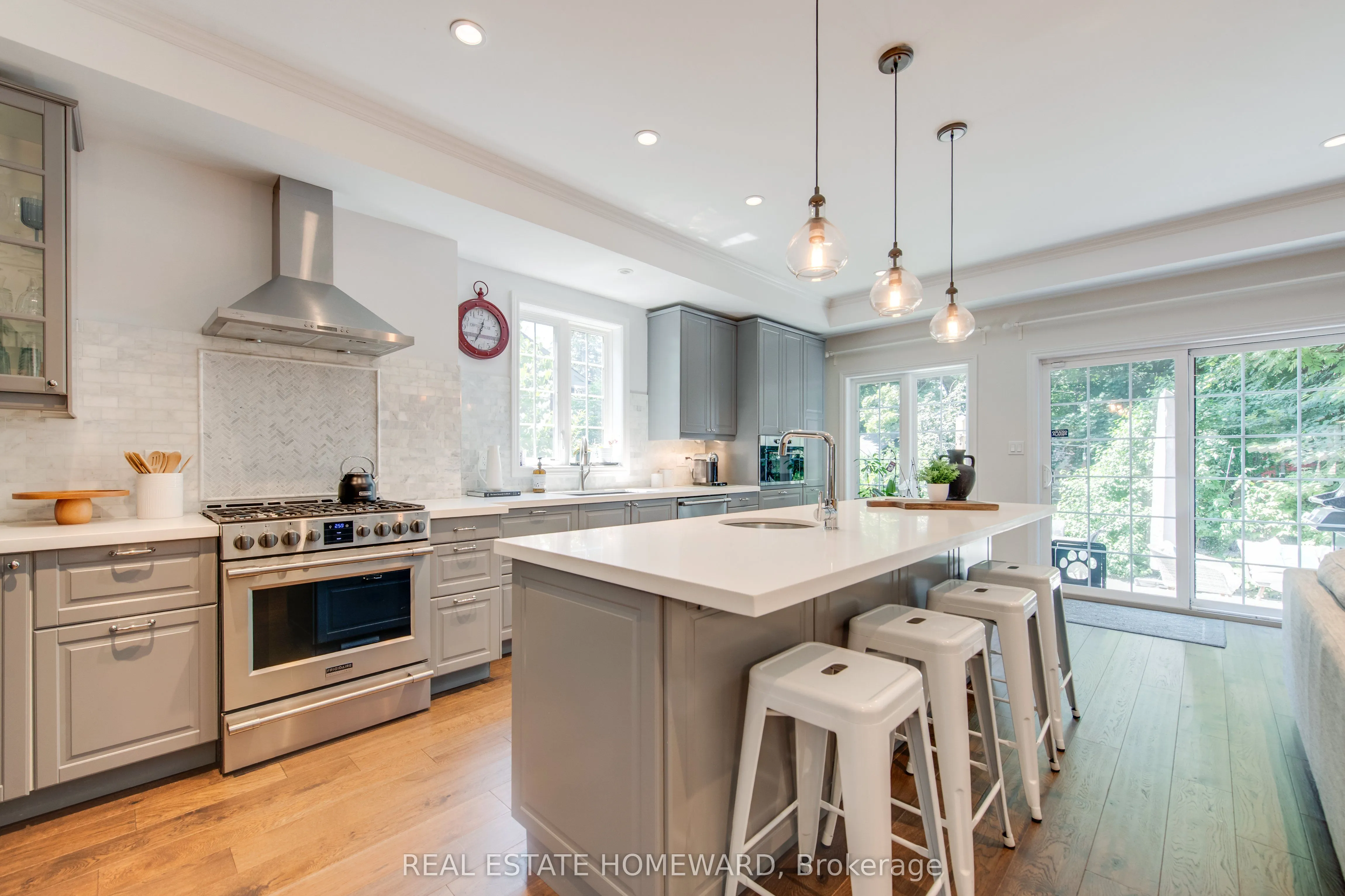 52 Harewood Avenue