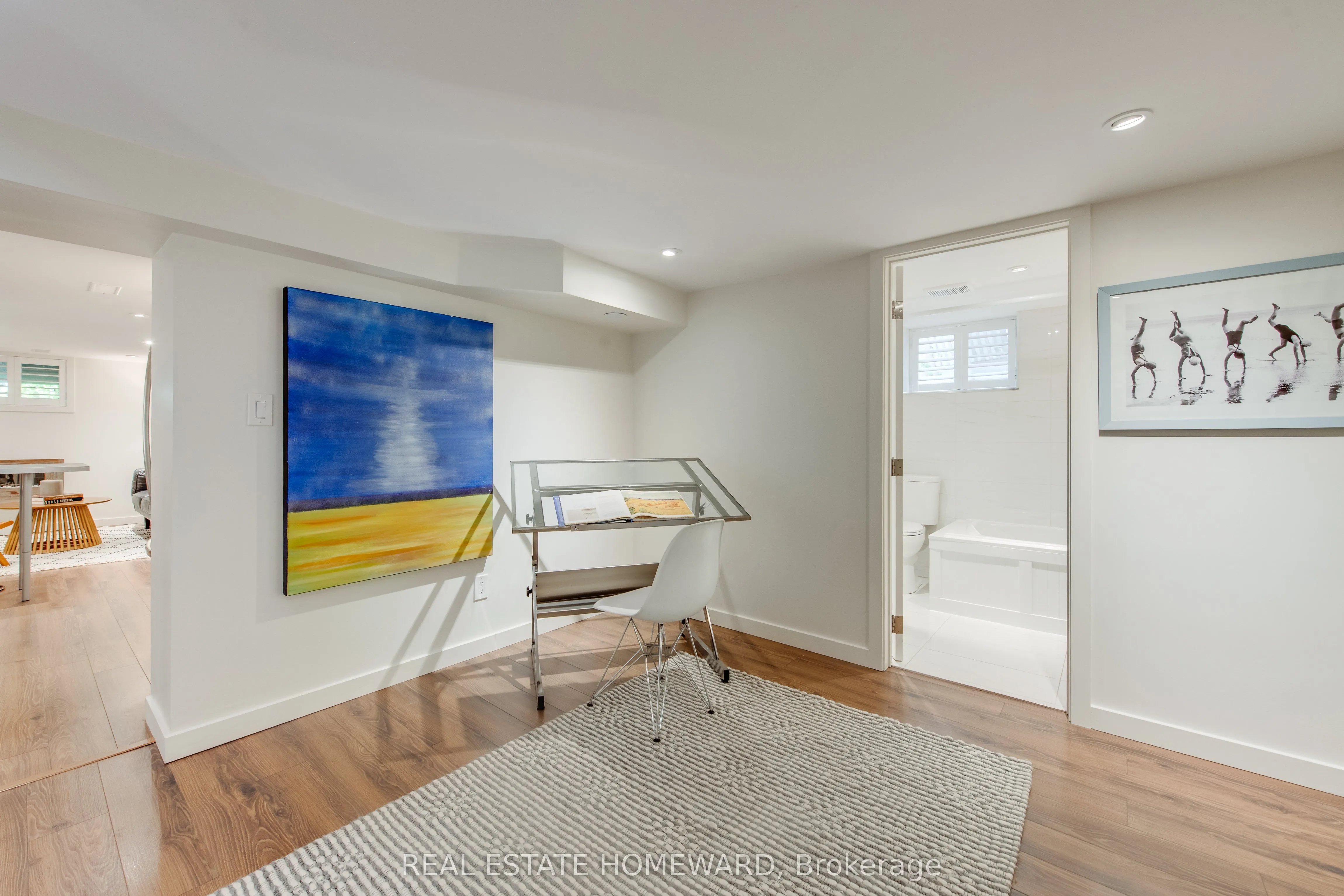 52 Harewood Avenue