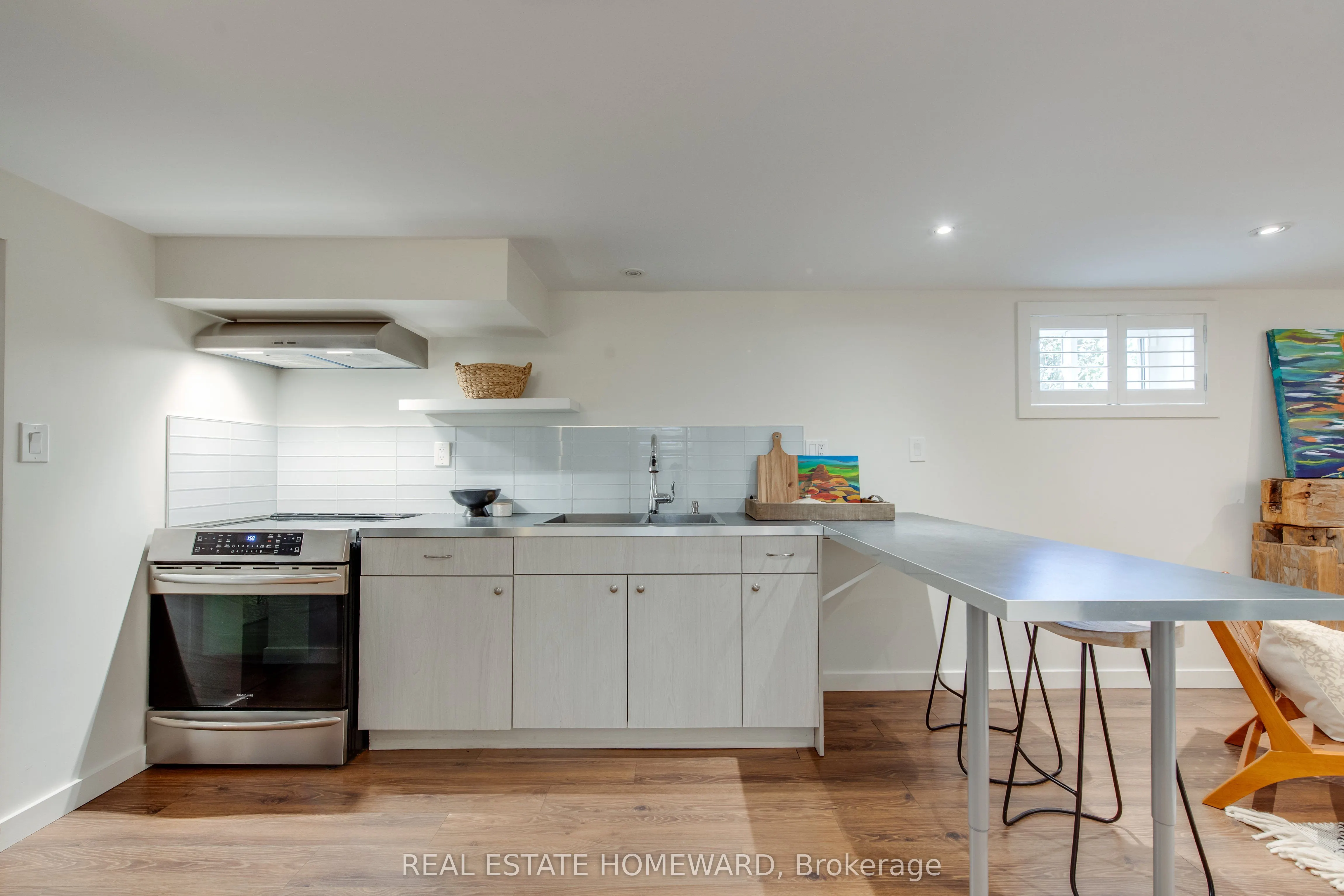 52 Harewood Avenue