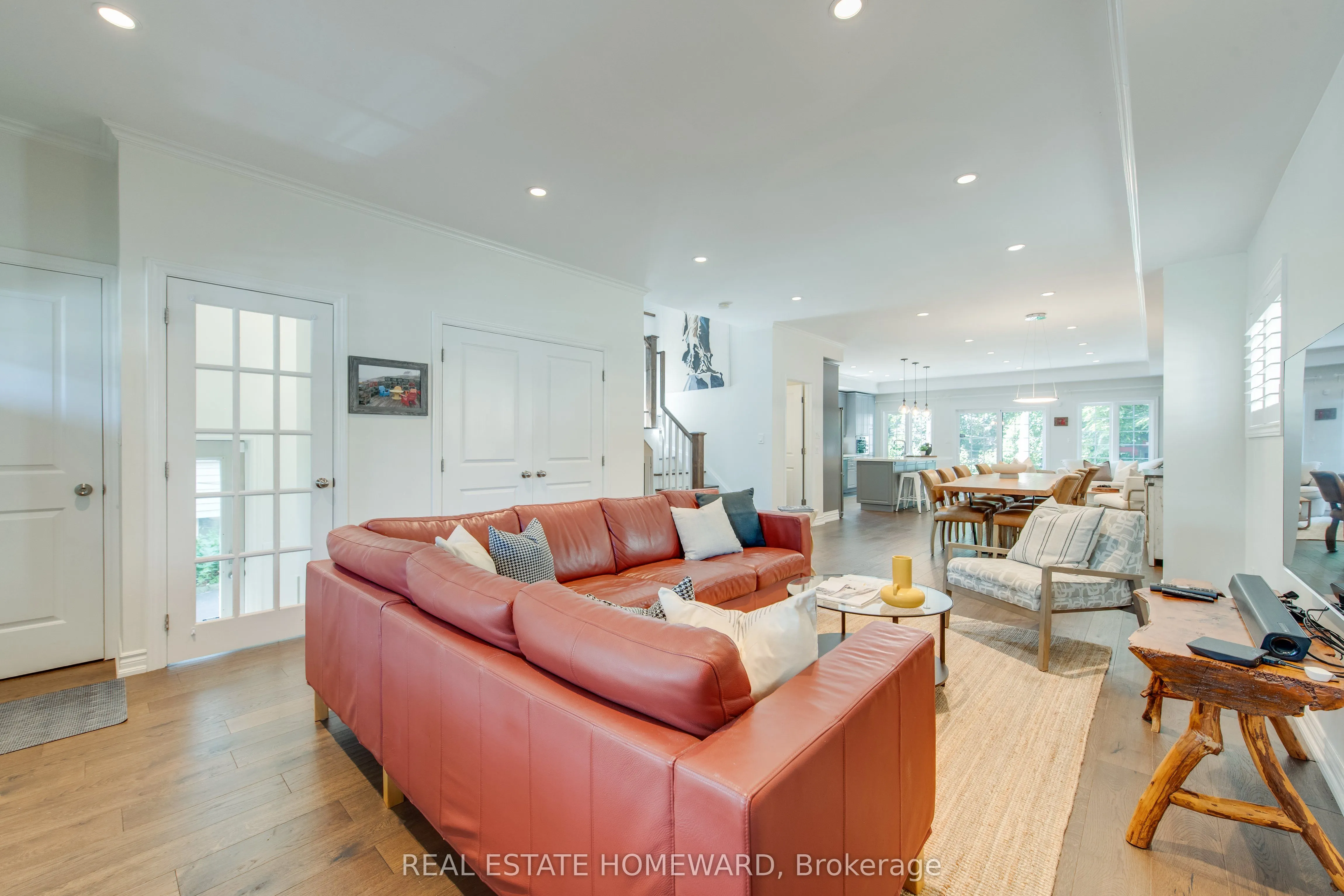 52 Harewood Avenue