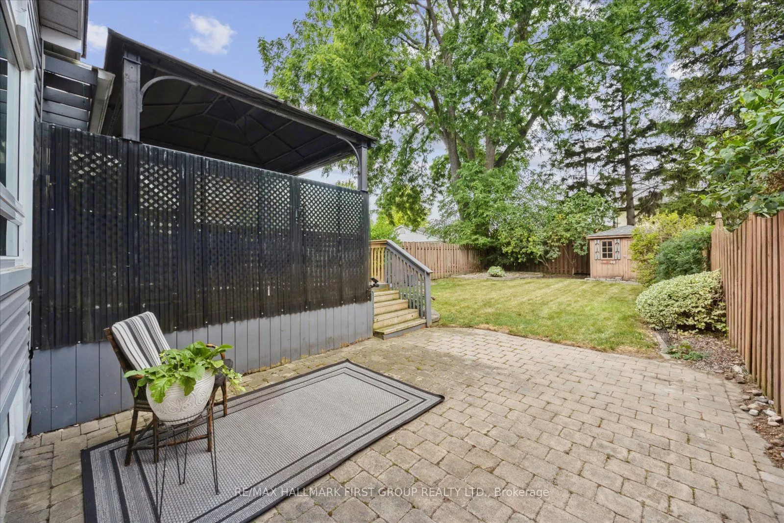 412 Athol Street