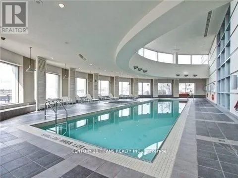 36 Lee Centre Drive E, #2015