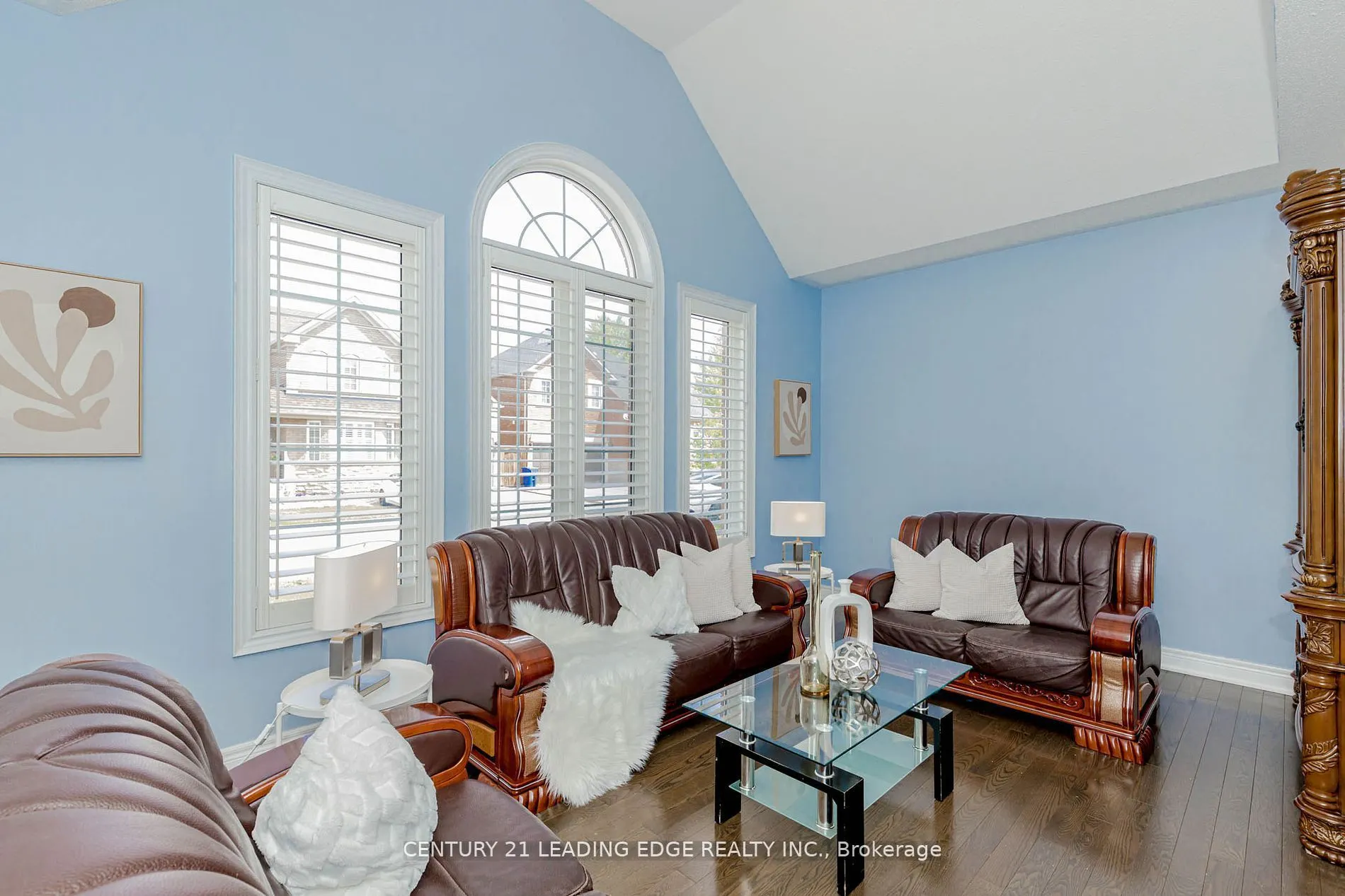 15 Alden Square