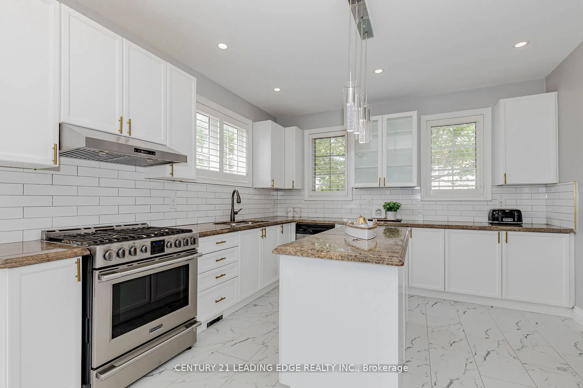 15 Alden Square