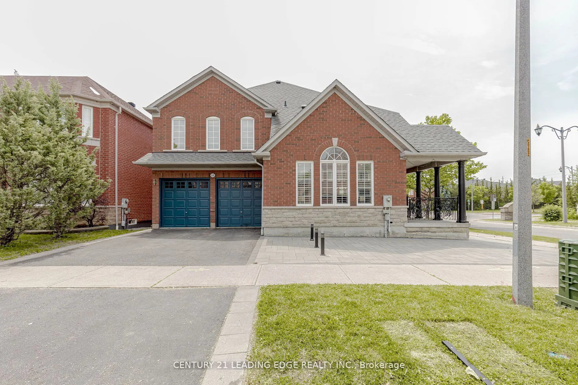 15 Alden Square
