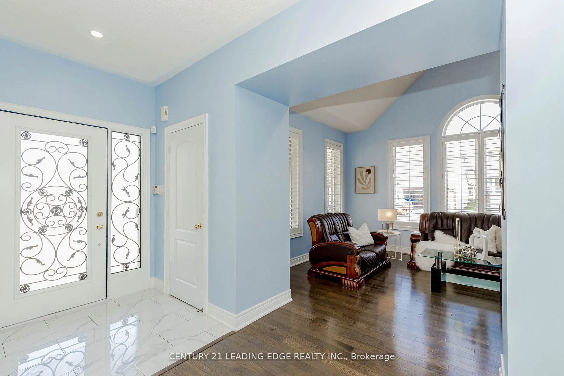 15 Alden Square