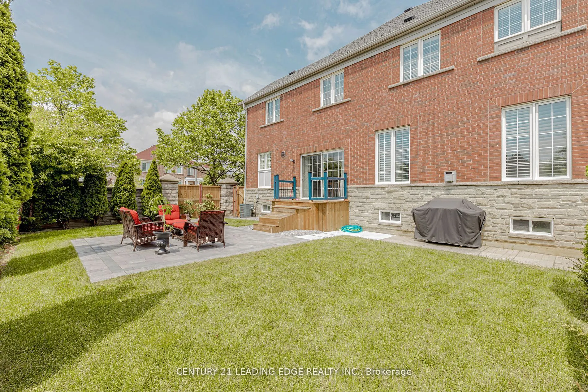 15 Alden Square