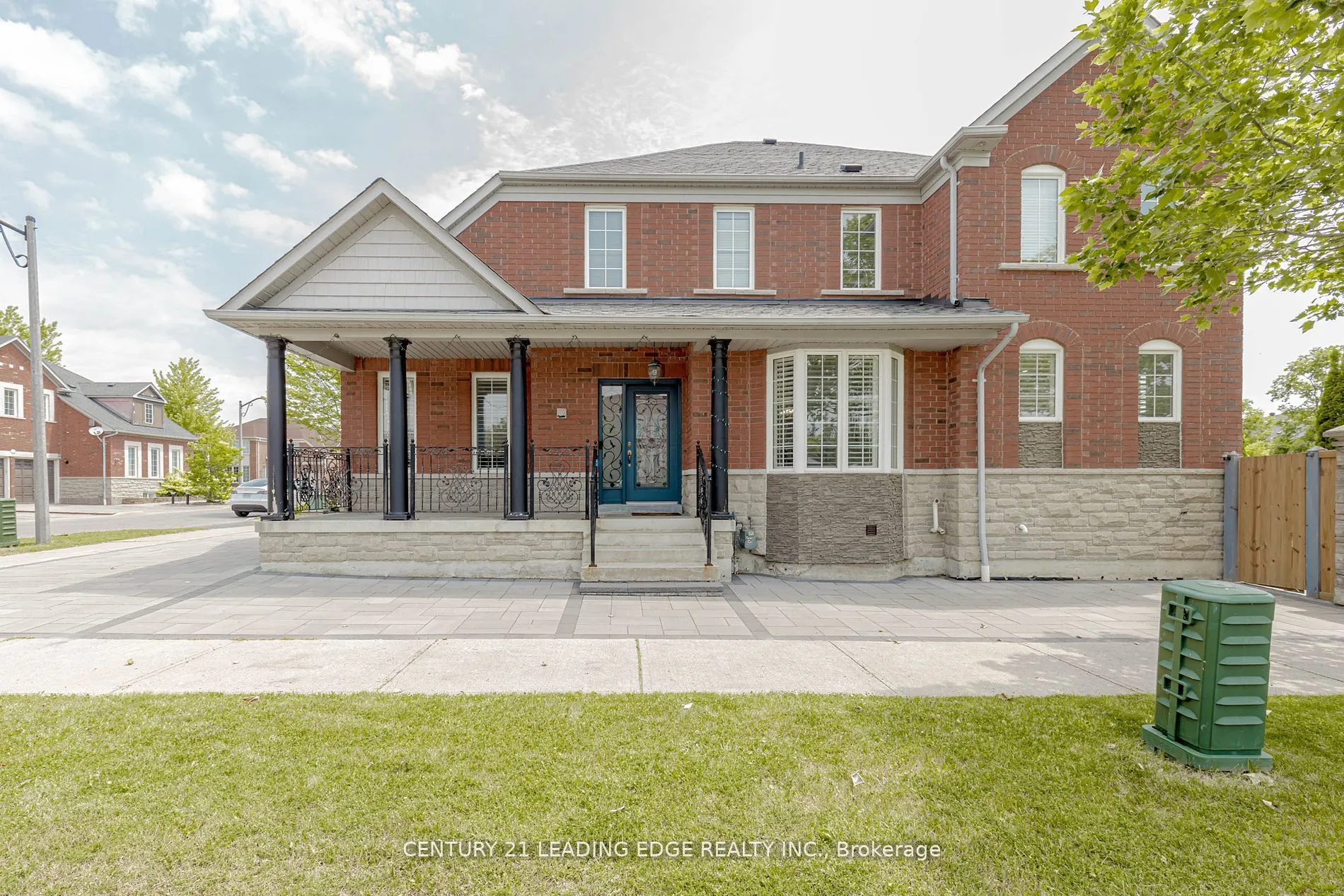 15 Alden Square