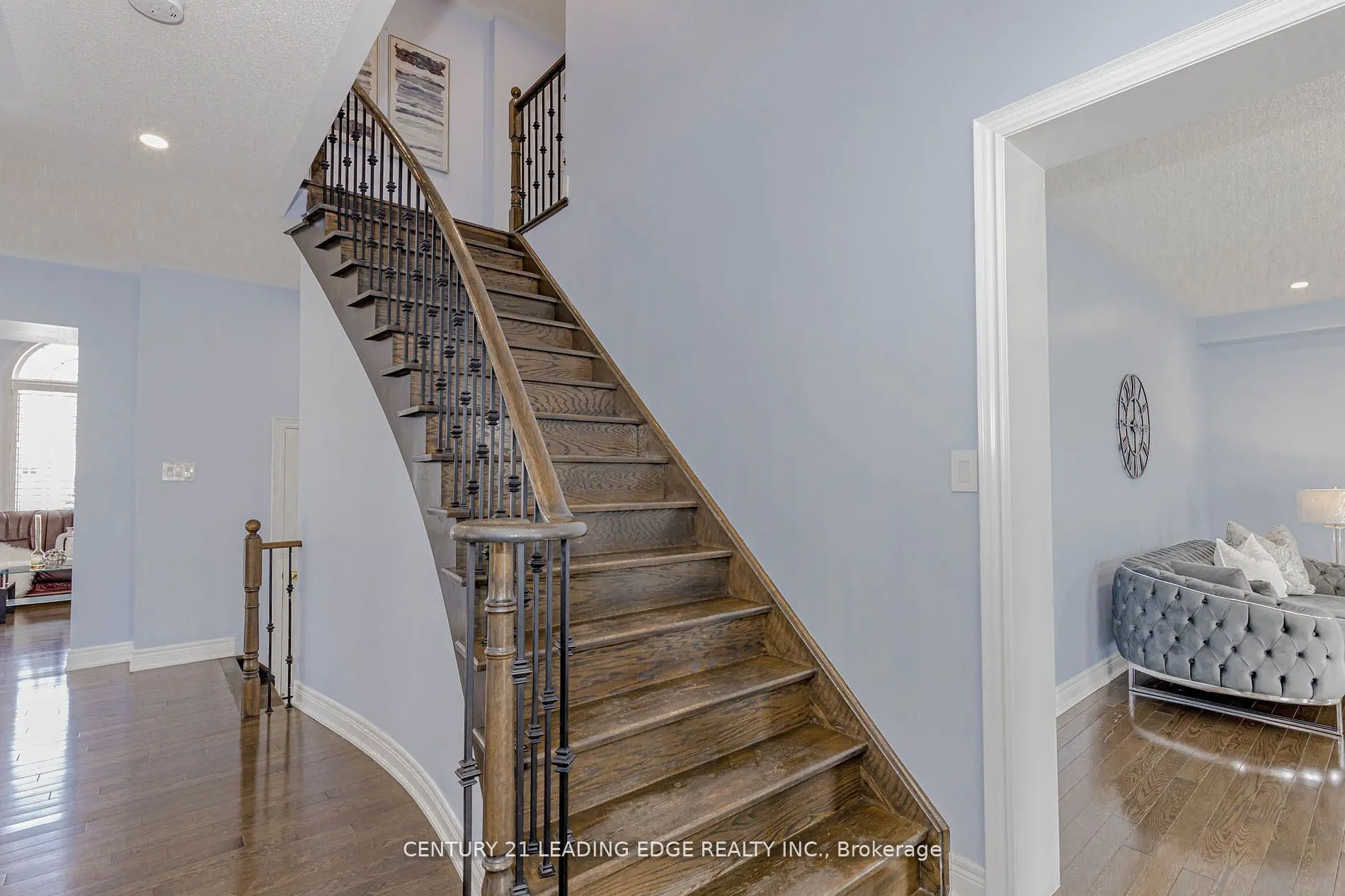 15 Alden Square