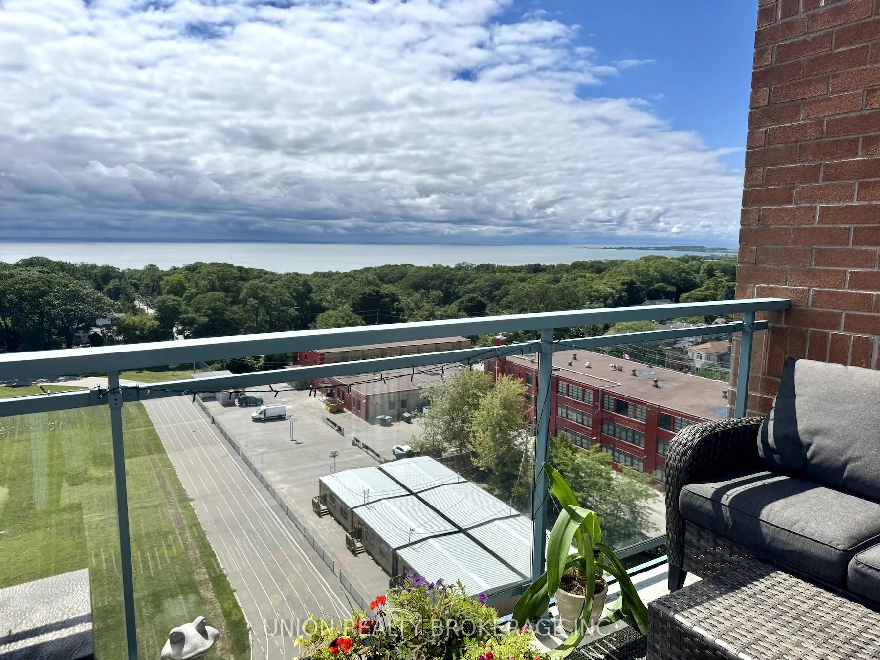 1093 Kingston Road, #1204