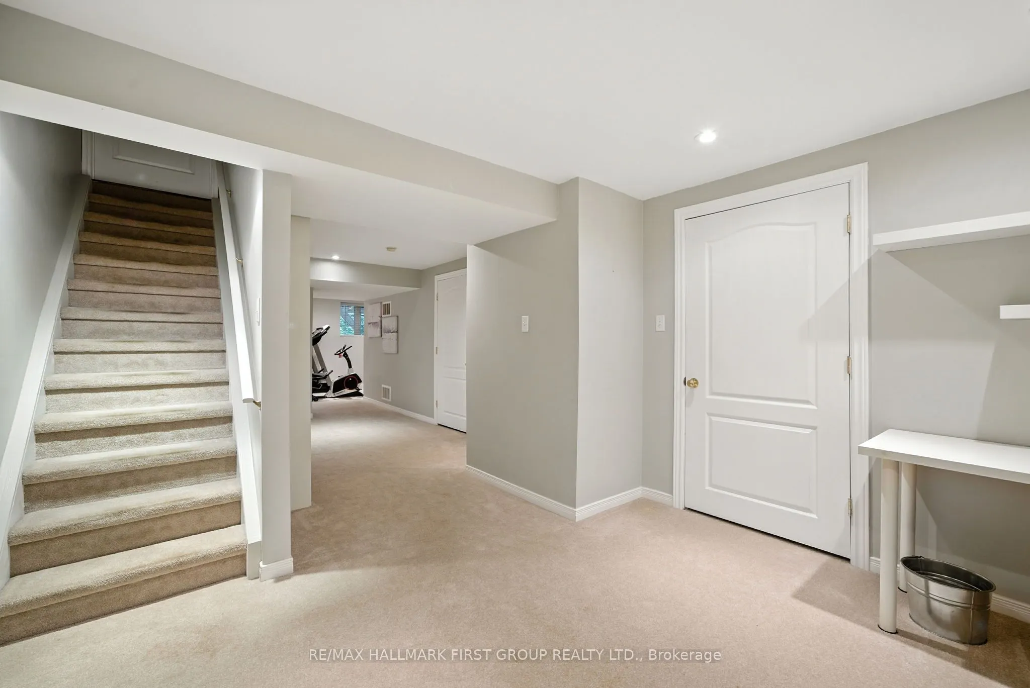 785 Audley Road S