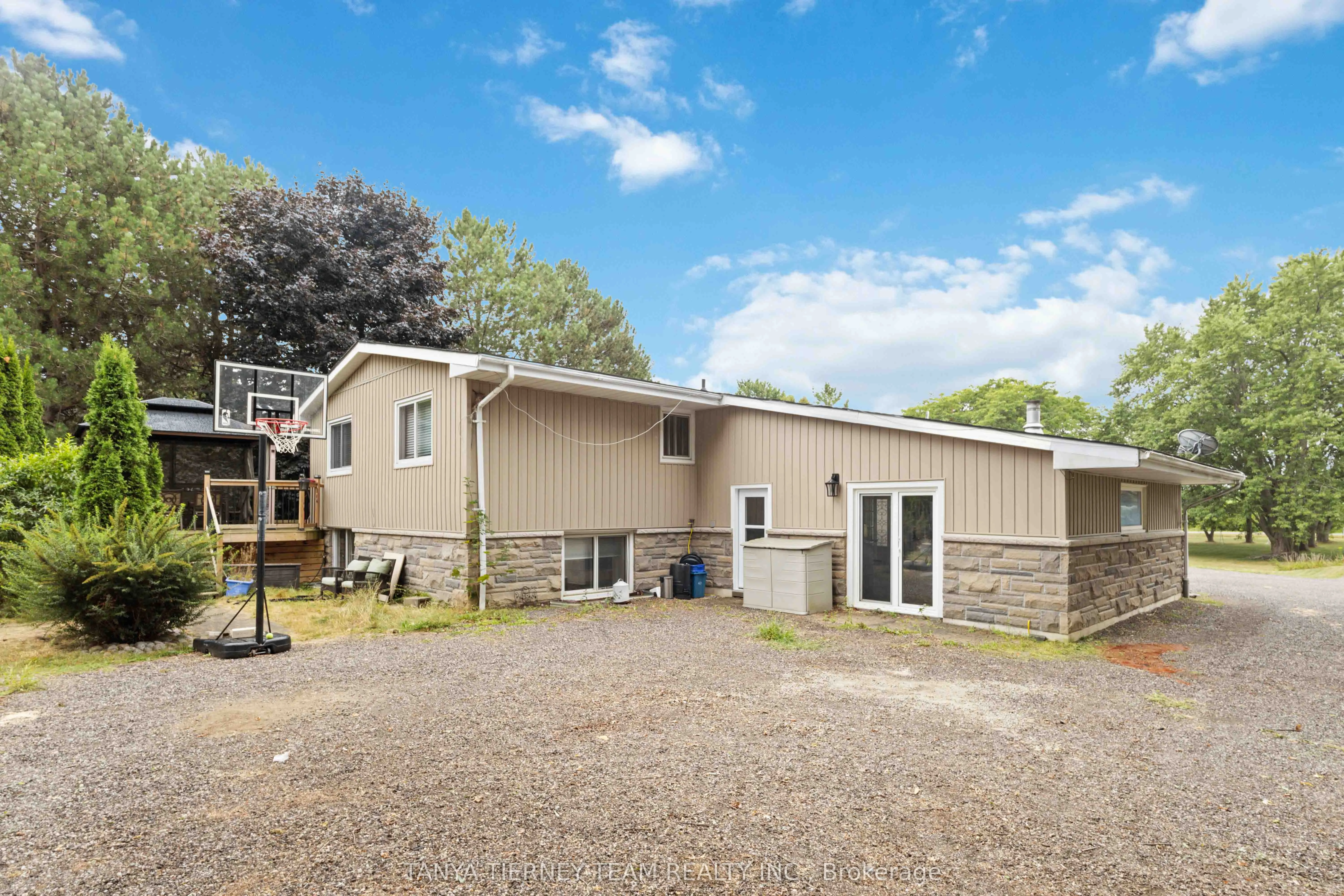 6381 Leskard Road