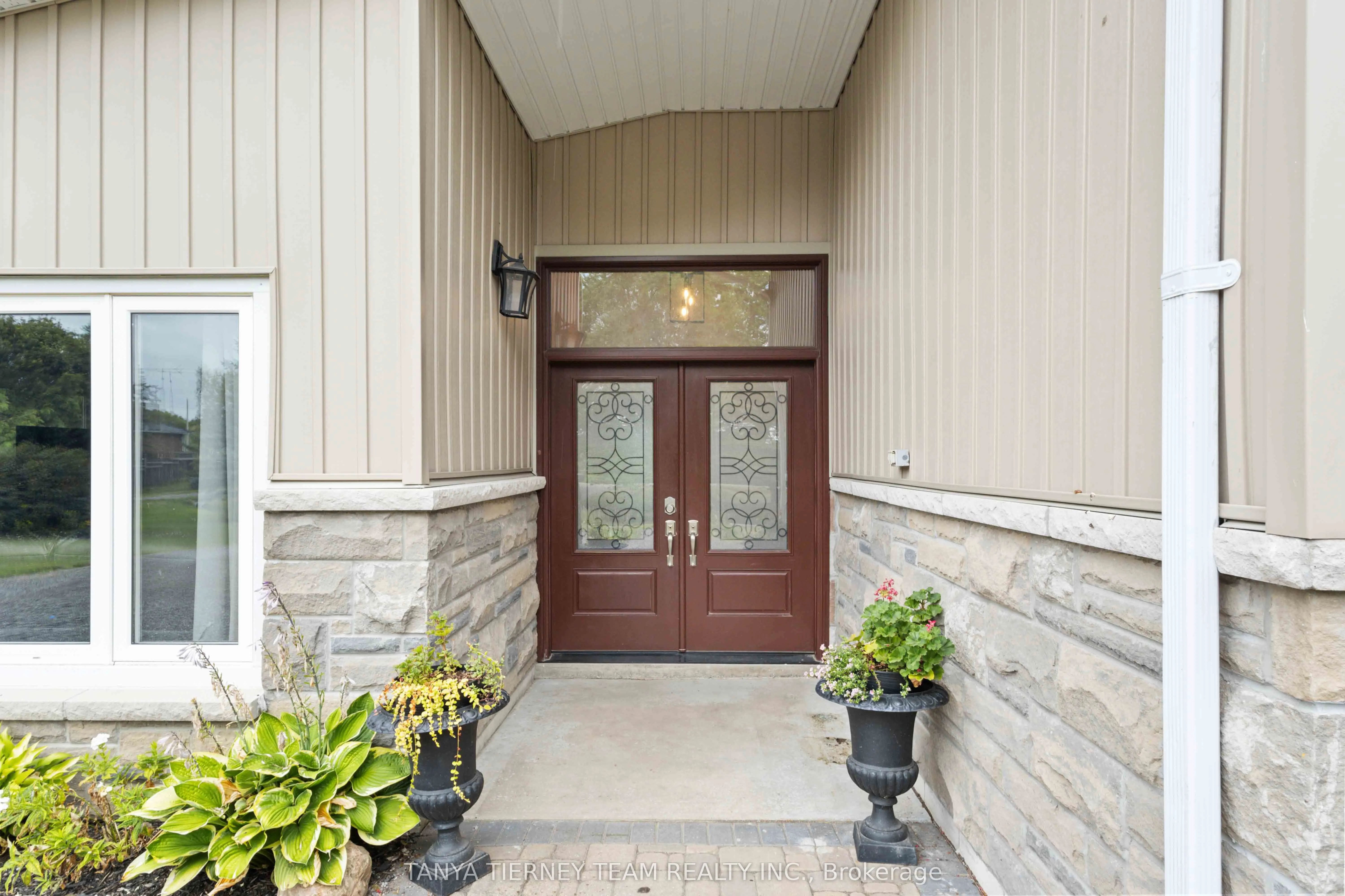 6381 Leskard Road