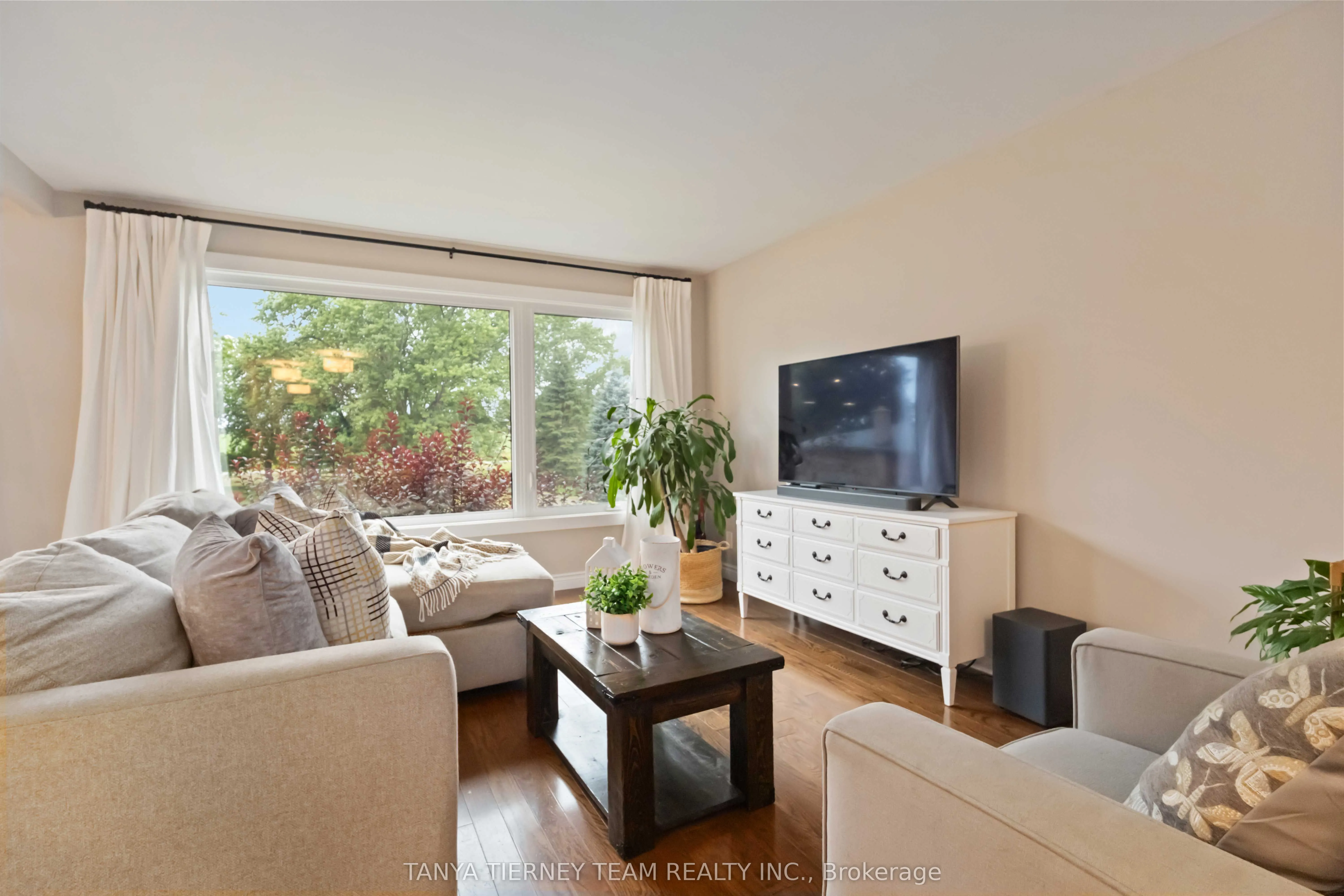 6381 Leskard Road