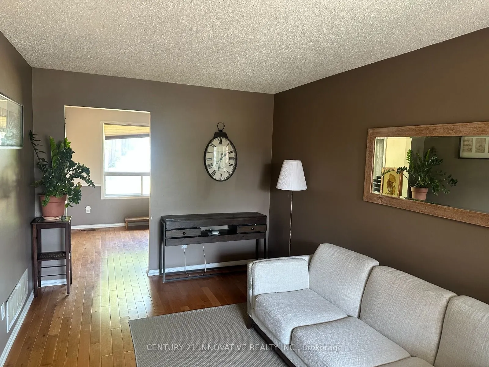 120 Andona Crescent