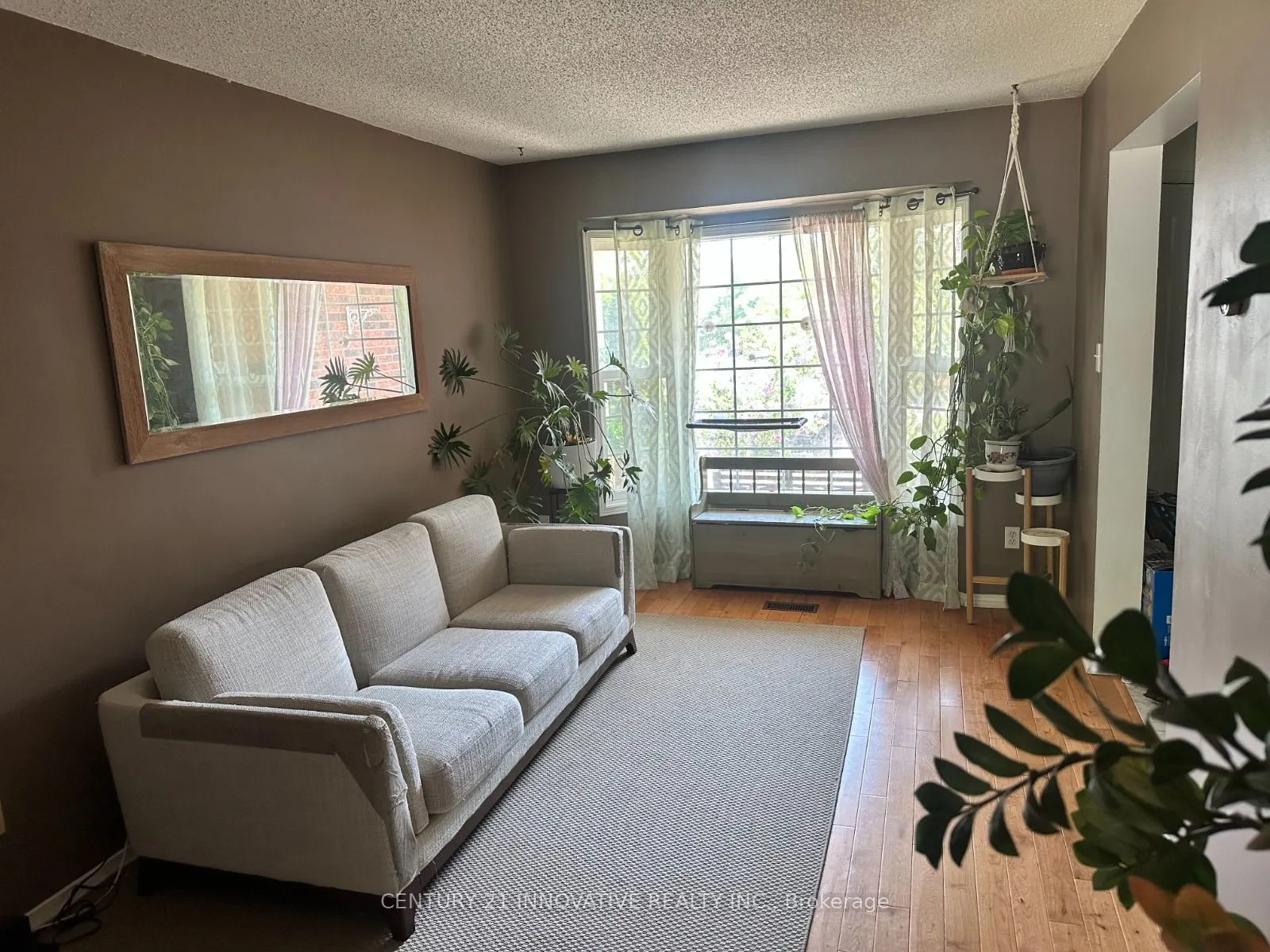 120 Andona Crescent