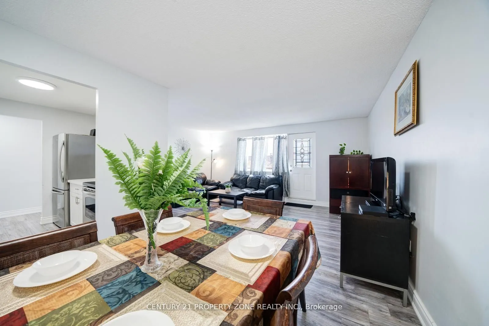 936 Glen Street, #411
