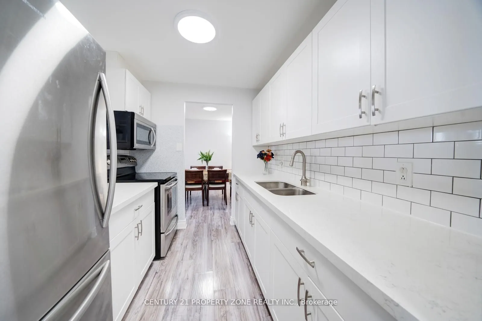 936 Glen Street, #411