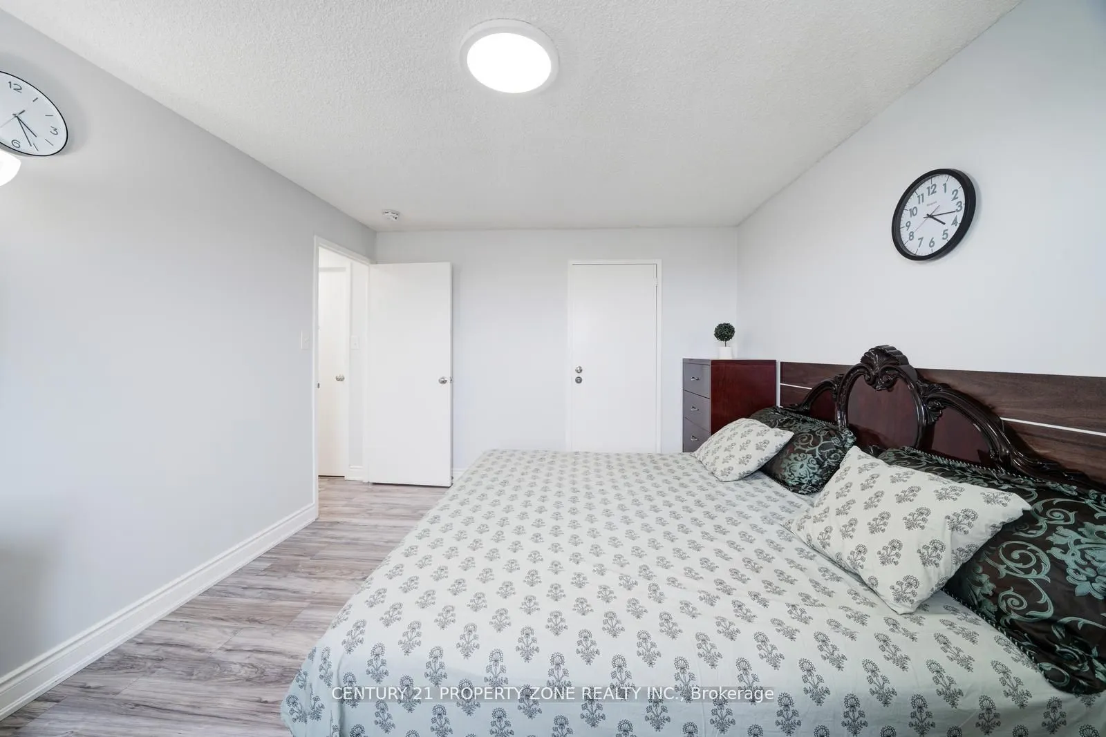 936 Glen Street, #411