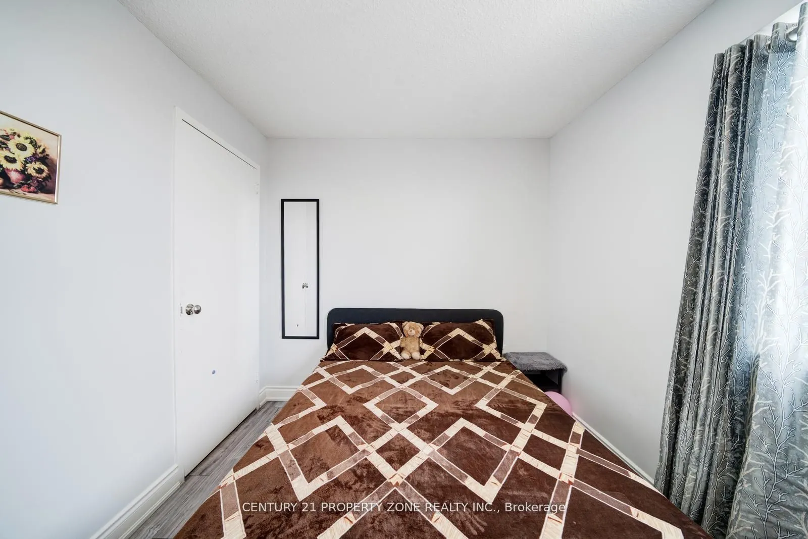 936 Glen Street, #411
