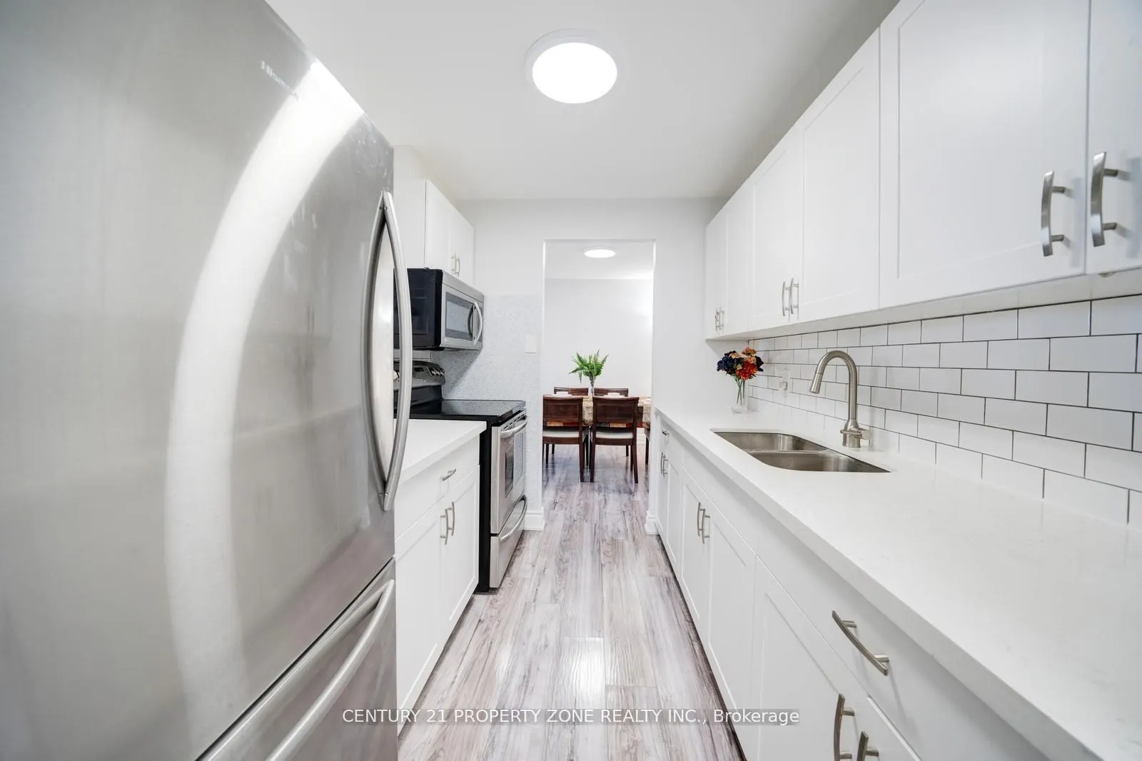 936 Glen Street, #411