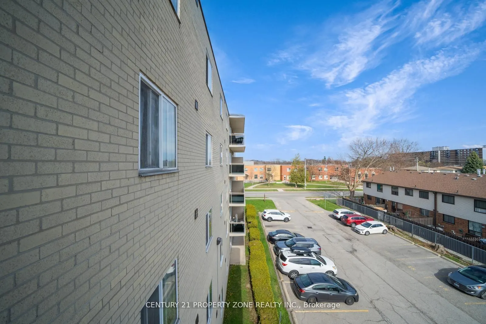 936 Glen Street, #411
