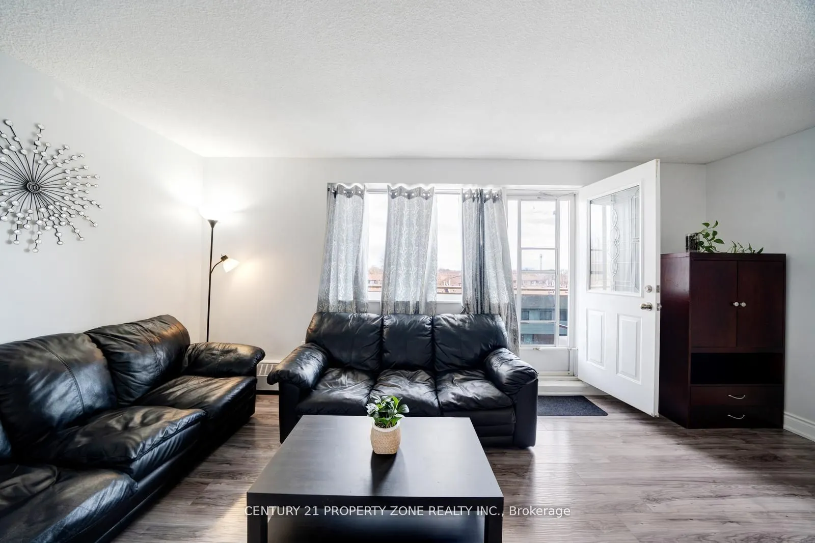 936 Glen Street, #411