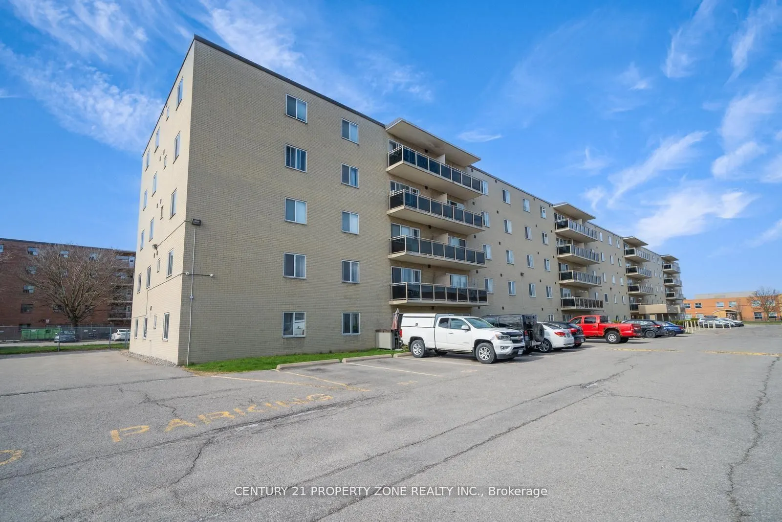 936 Glen Street, #411