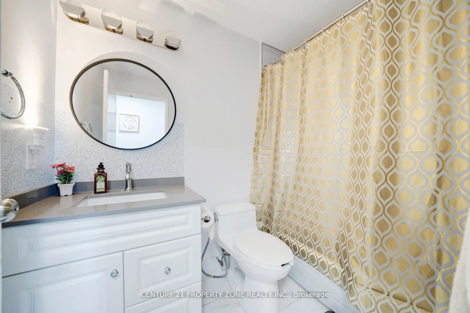936 Glen Street, #411