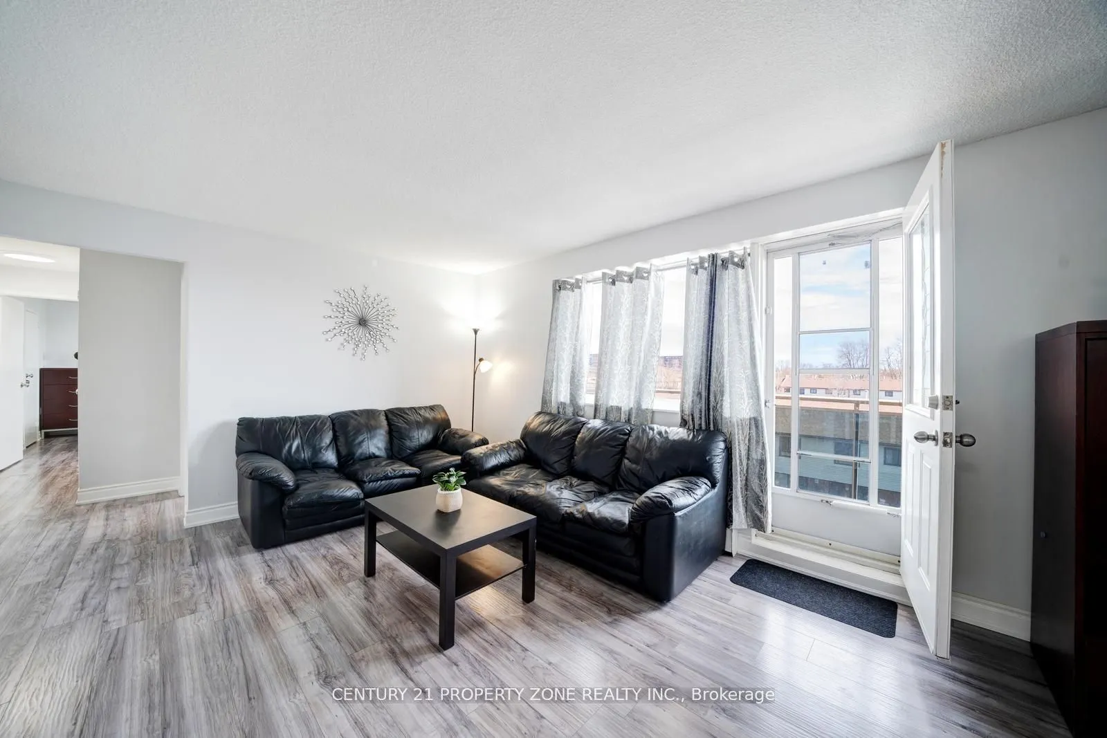 936 Glen Street, #411