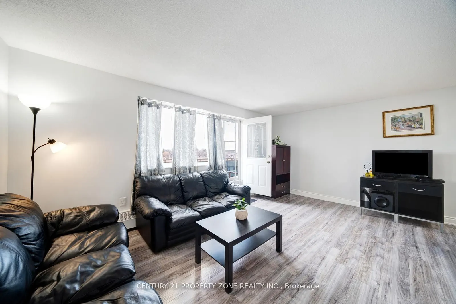 936 Glen Street, #411