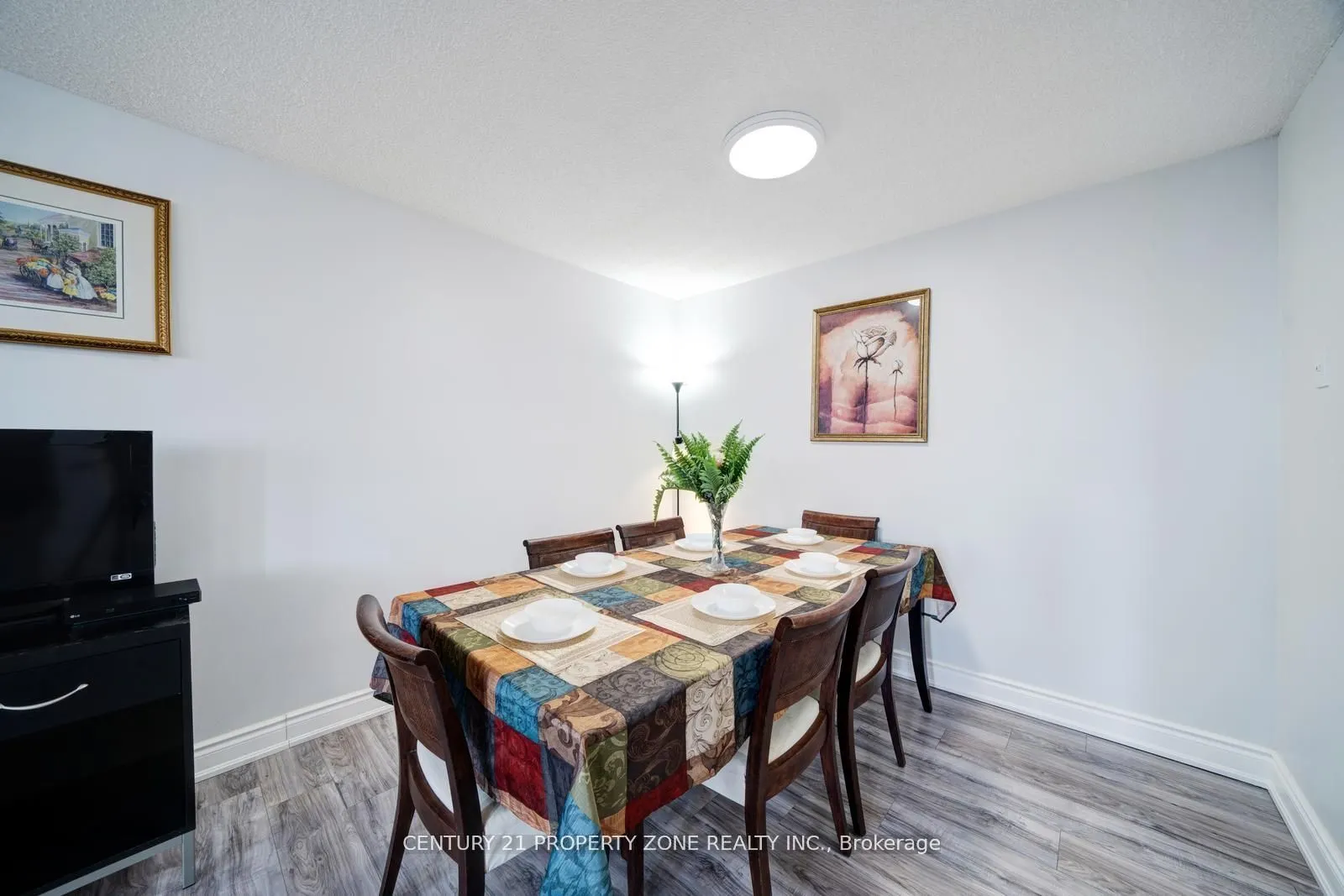 936 Glen Street, #411