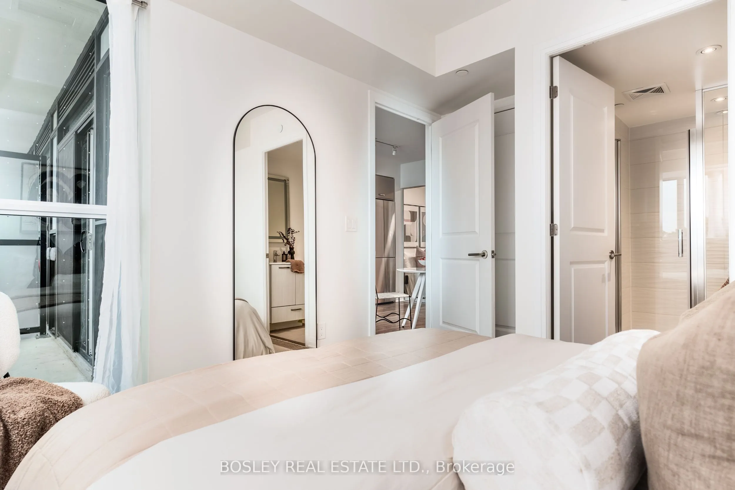 2301 Danforth Avenue, #322
