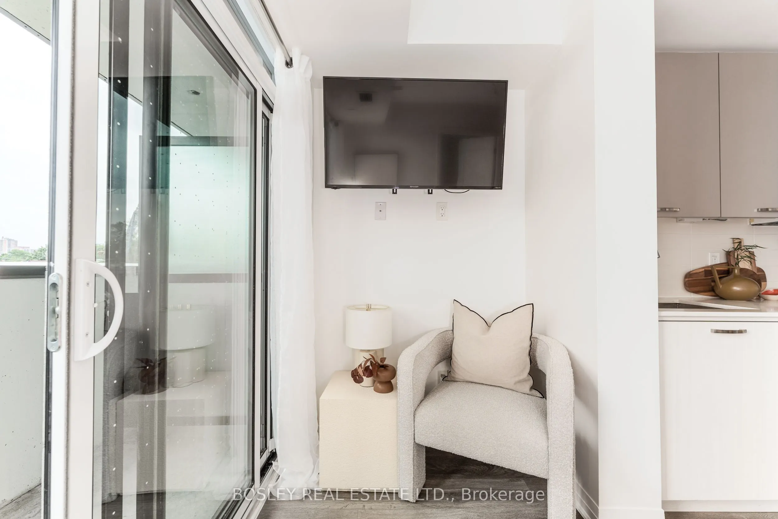 2301 Danforth Avenue, #322