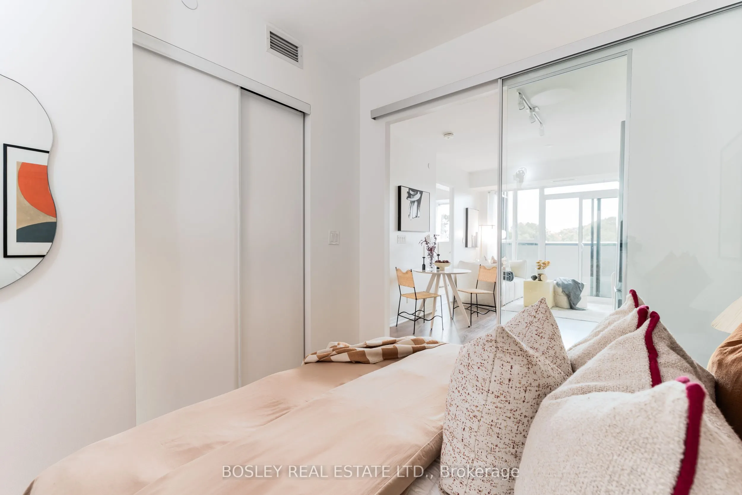2301 Danforth Avenue, #322