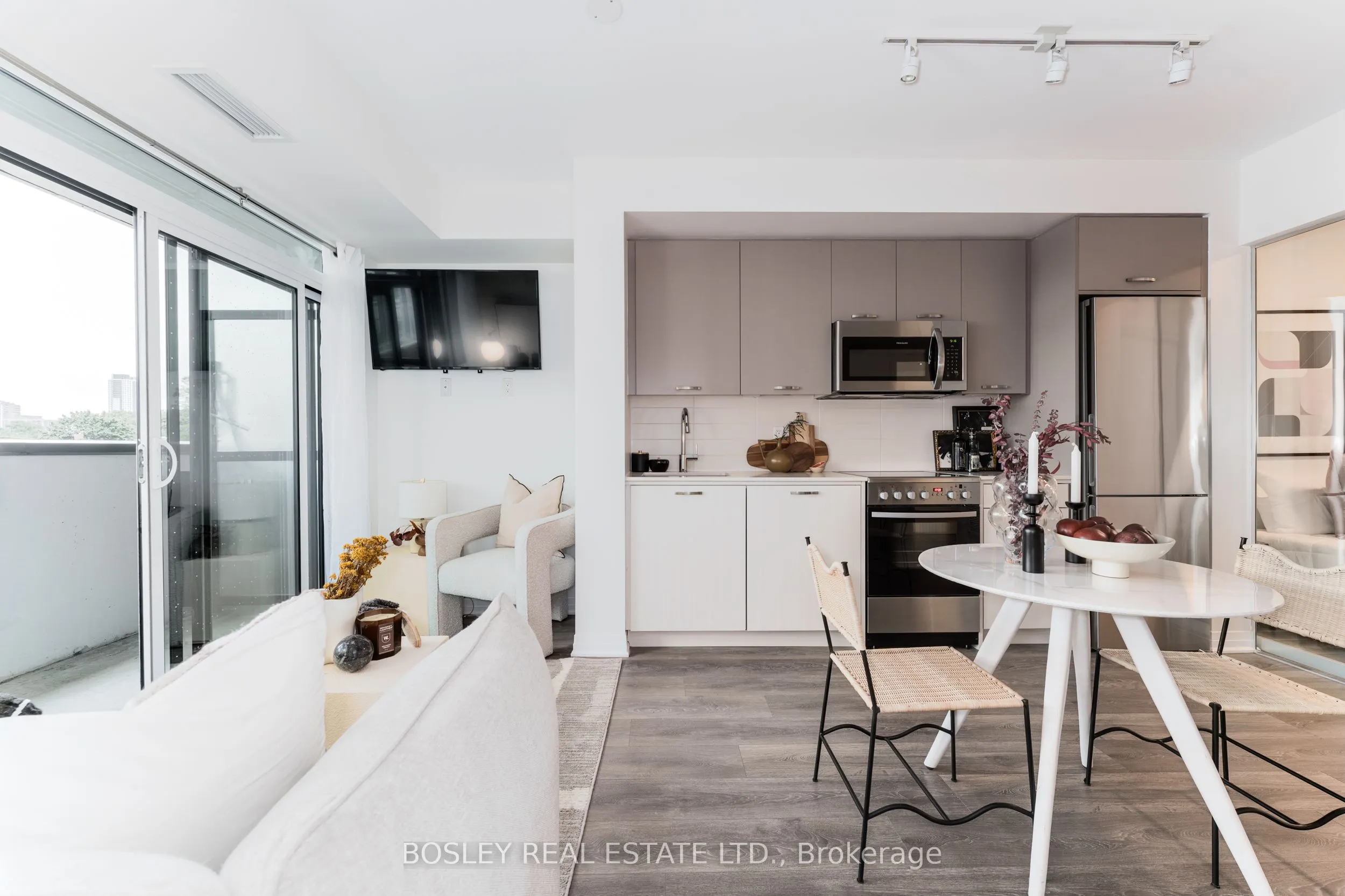 2301 Danforth Avenue, #322
