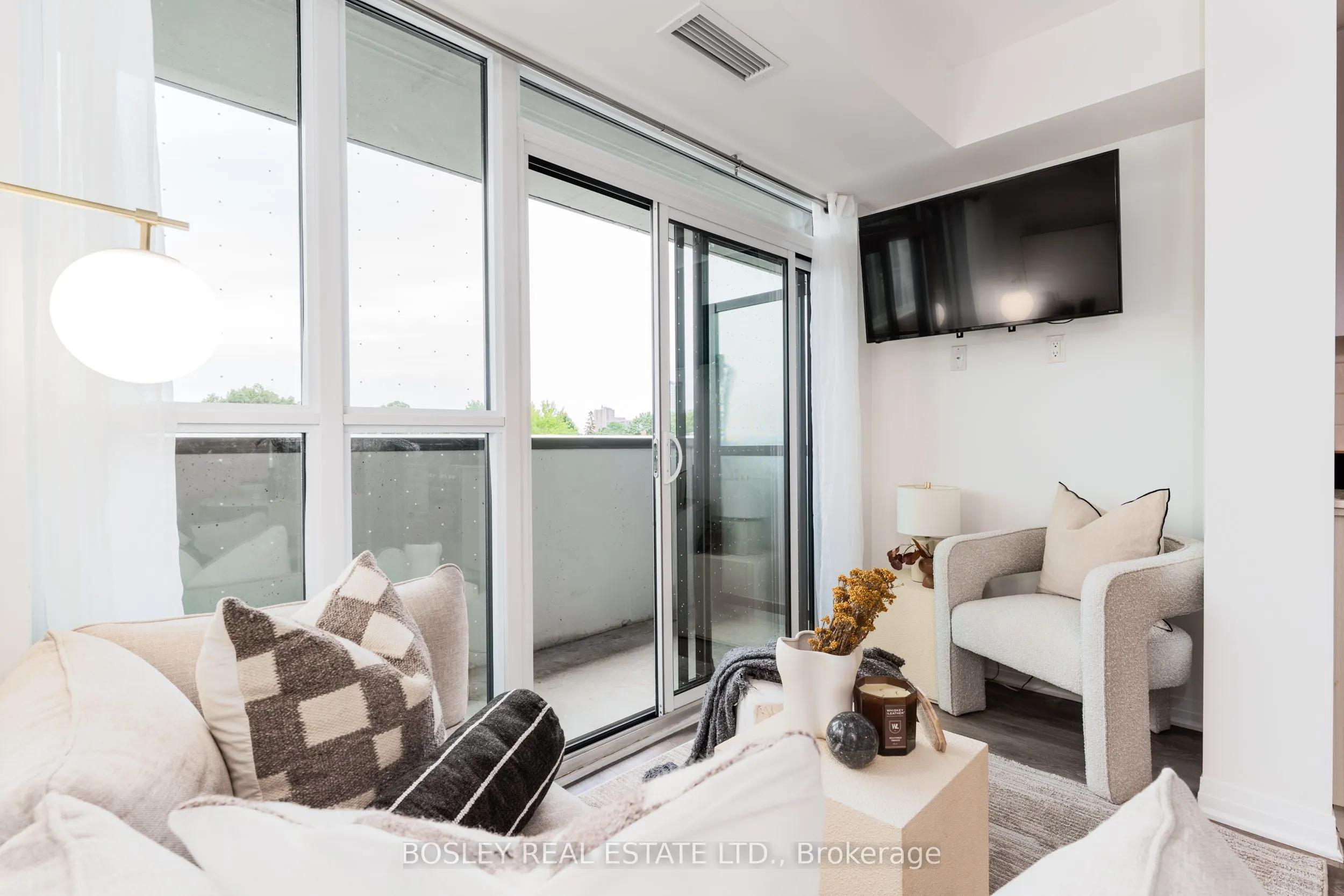 2301 Danforth Avenue, #322