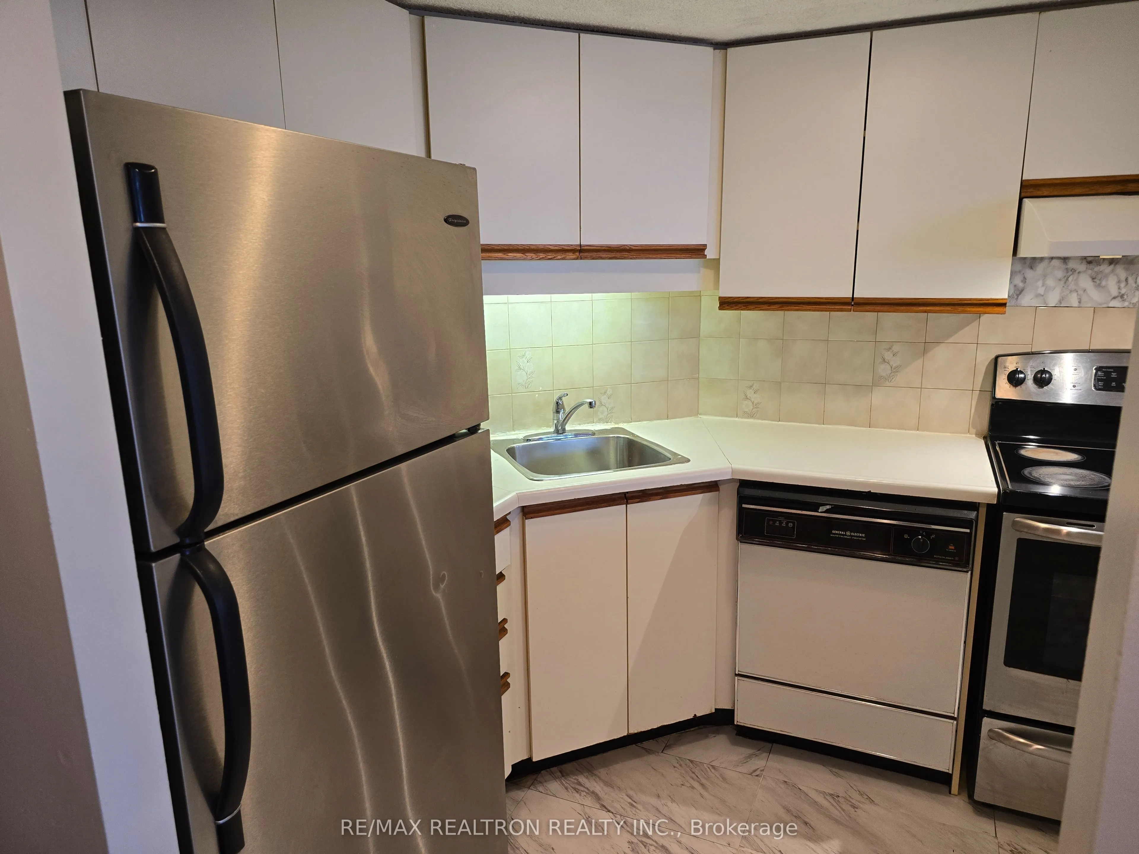 160 Alton Tower Circle, #1014