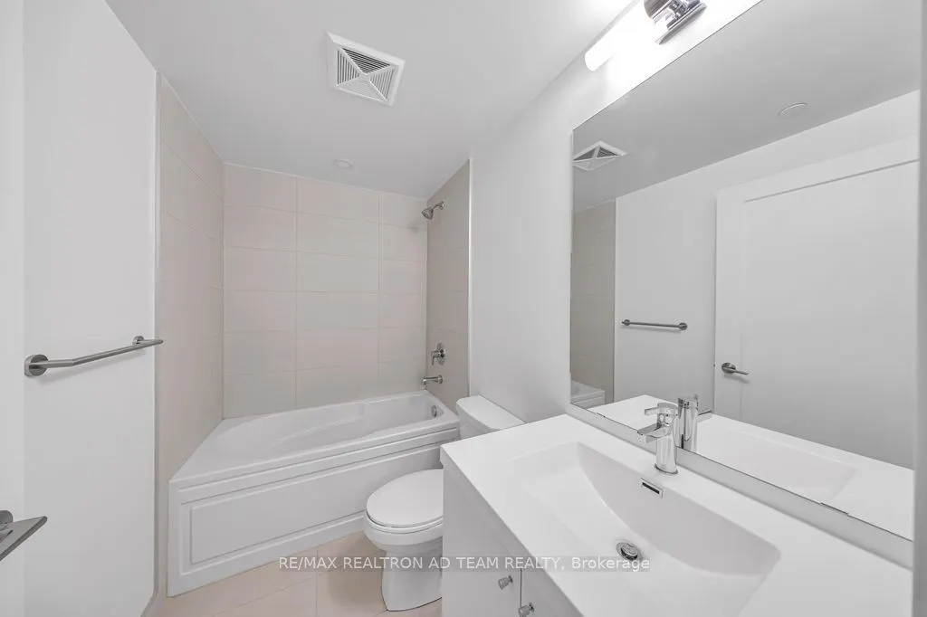 2545 Simcoe Street N, #416