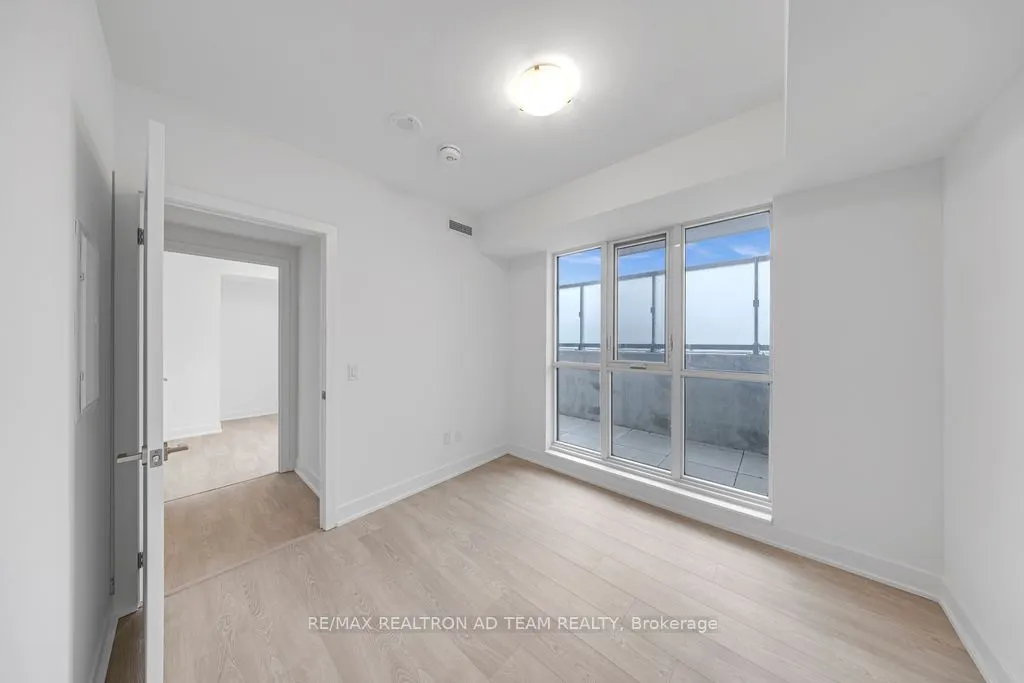 2545 Simcoe Street N, #416