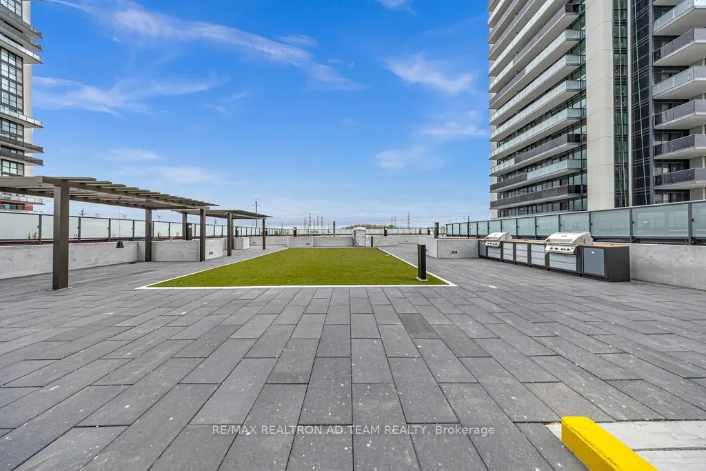 2545 Simcoe Street N, #416