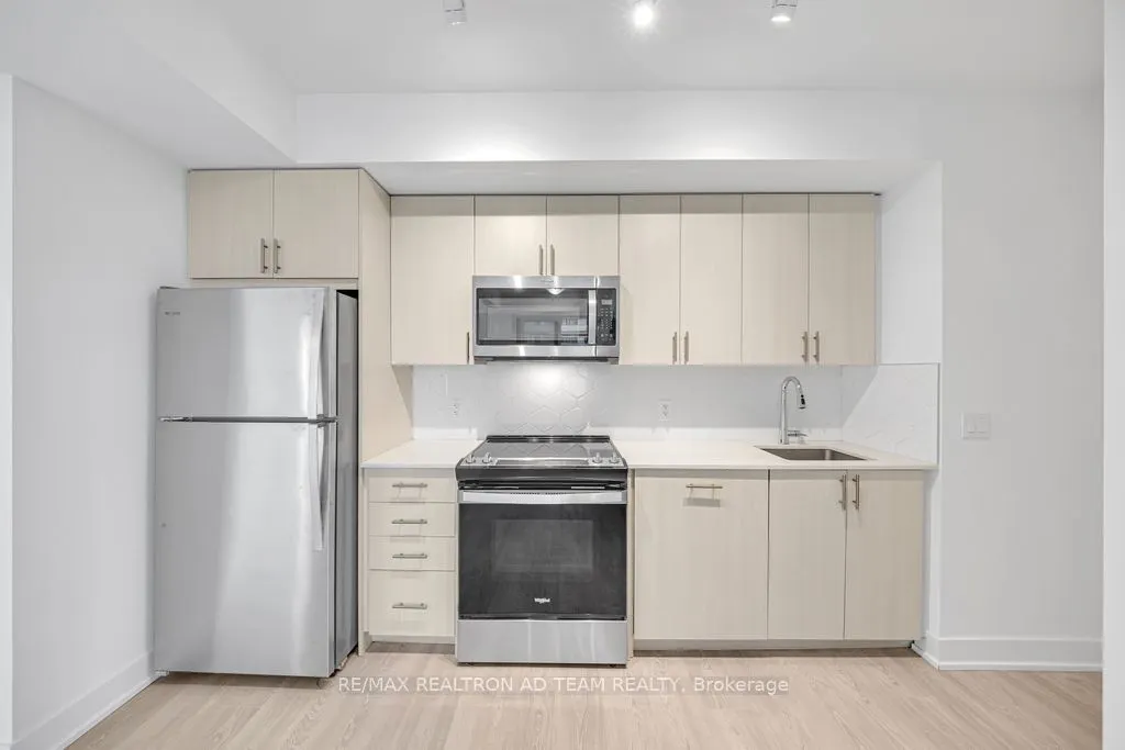 2545 Simcoe Street N, #416