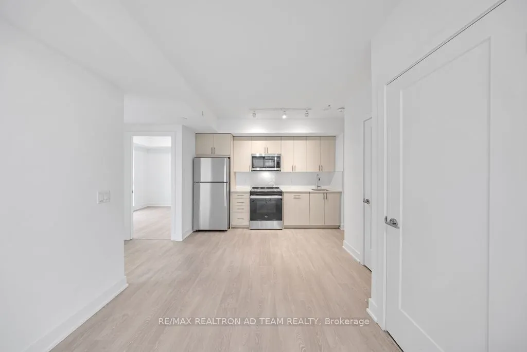 2545 Simcoe Street N, #416