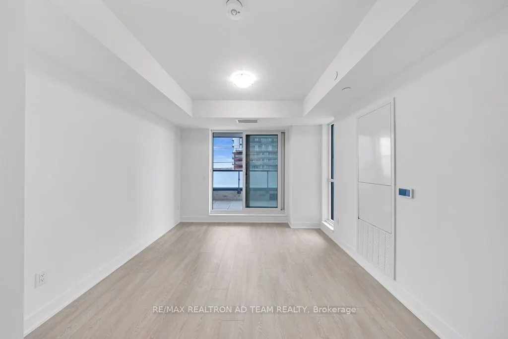 2545 Simcoe Street N, #416