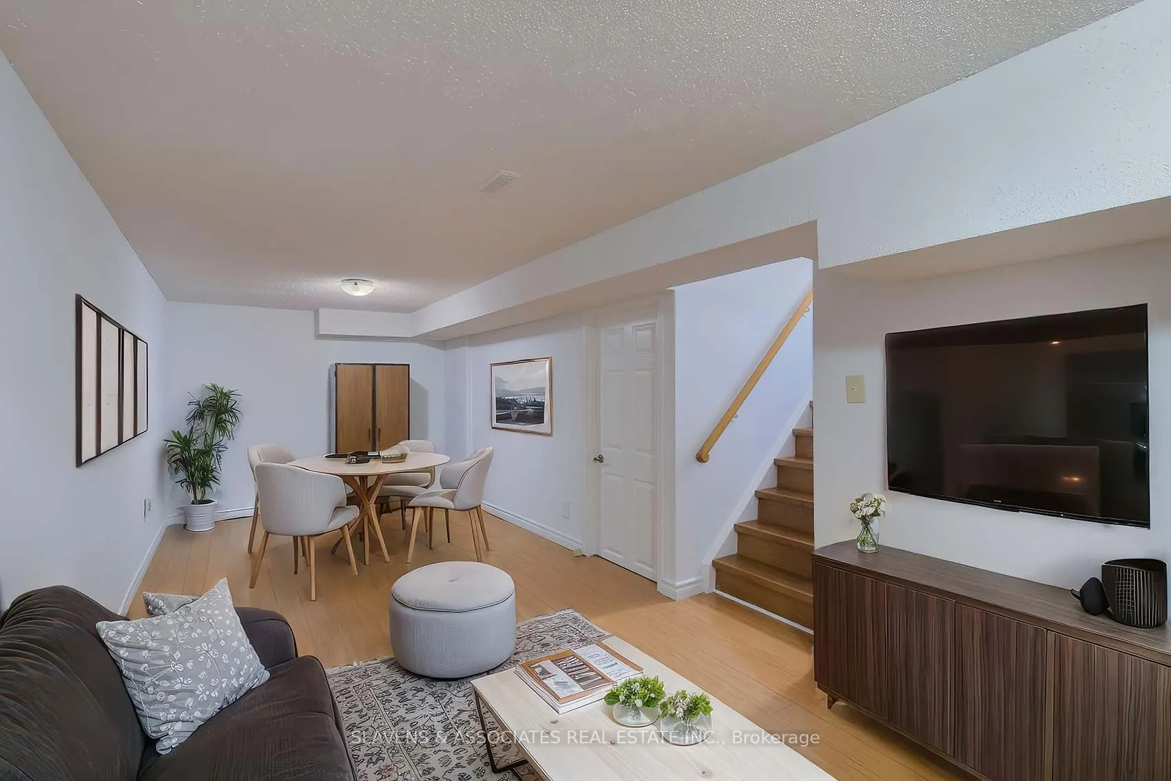 66 Inniscross Crescent