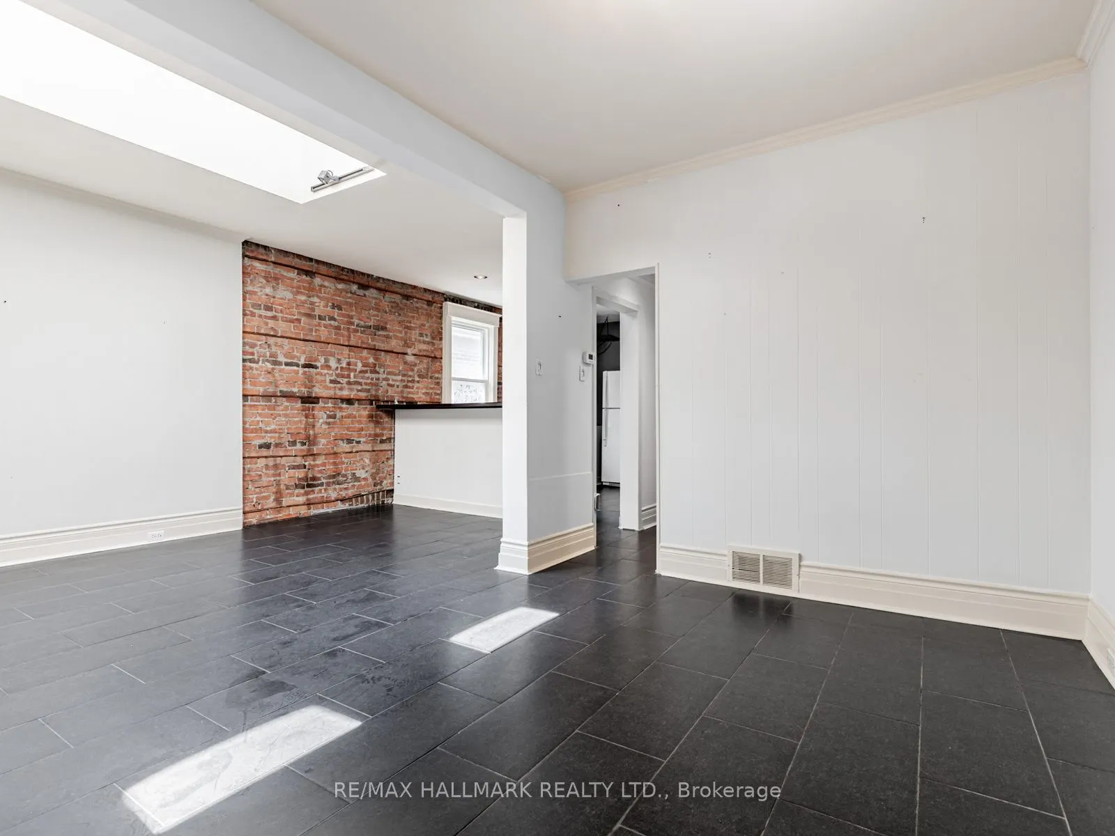 244 King Edward Avenue
