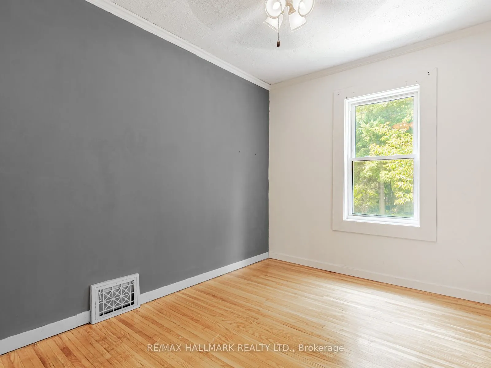 244 King Edward Avenue