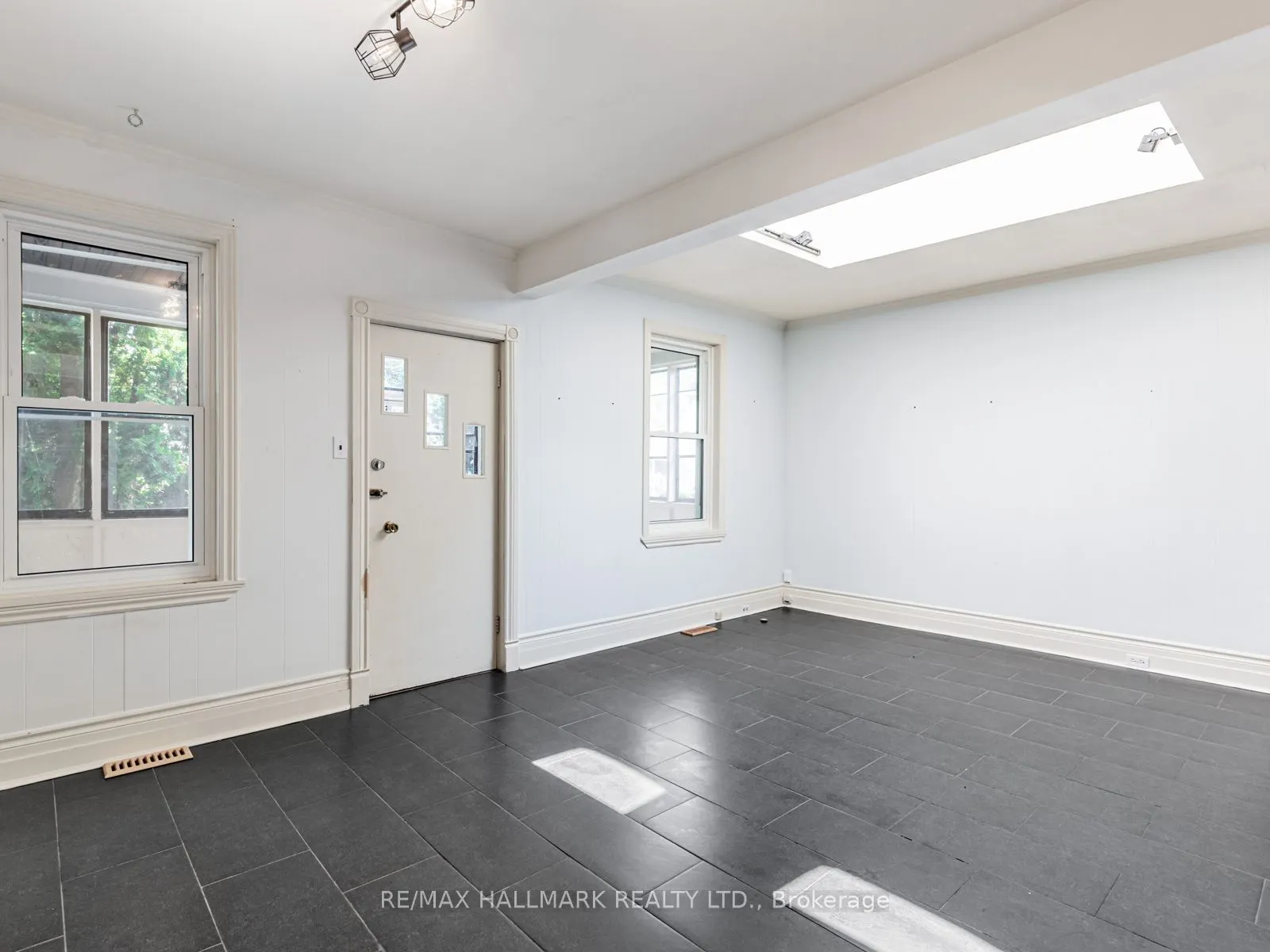 244 King Edward Avenue