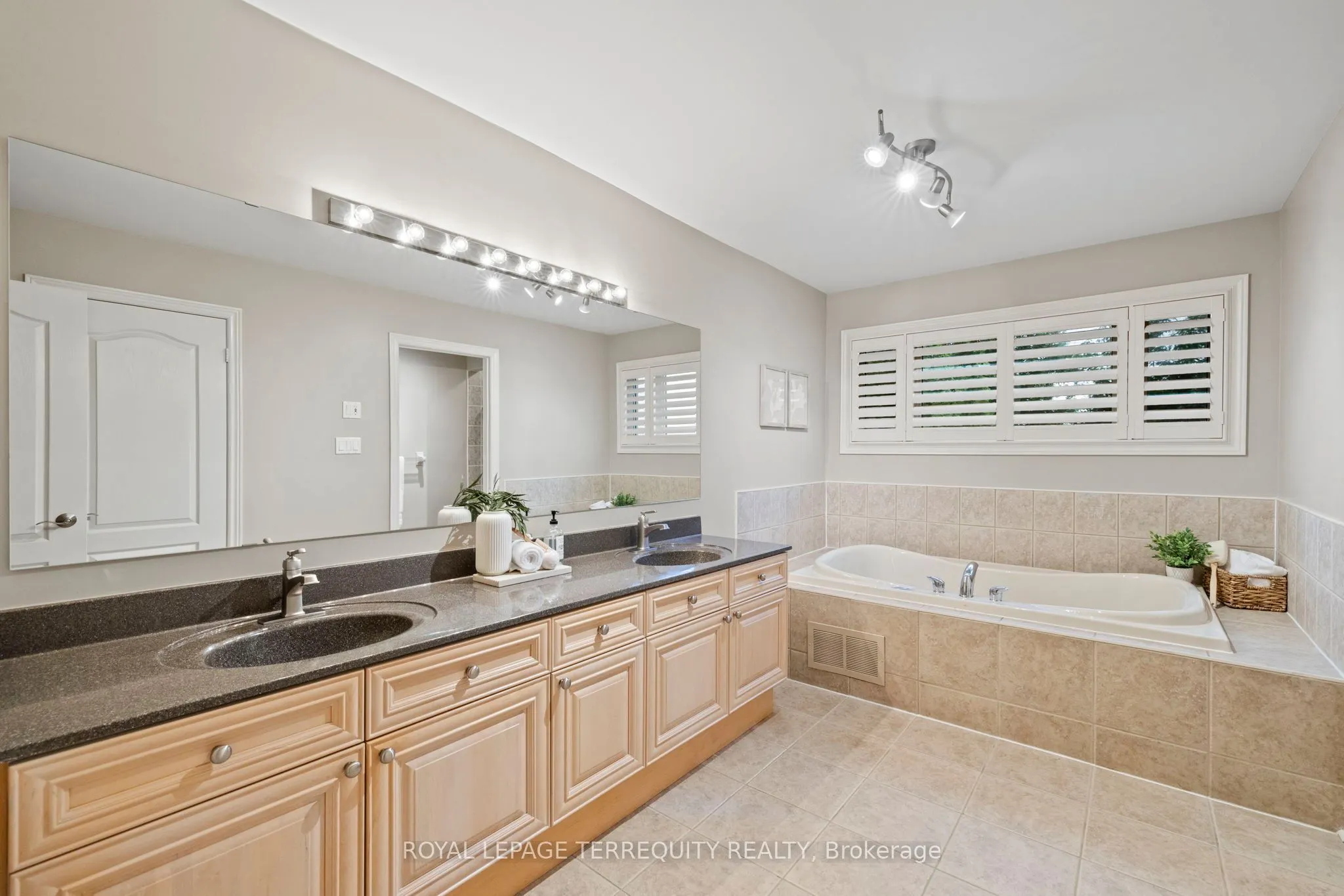 55 Splendor Drive
